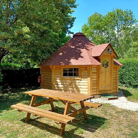 Camping Le Vallage Attigny Exterior foto