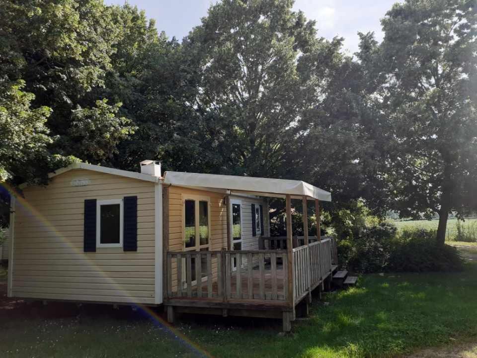 Camping Le Vallage Attigny Exterior foto